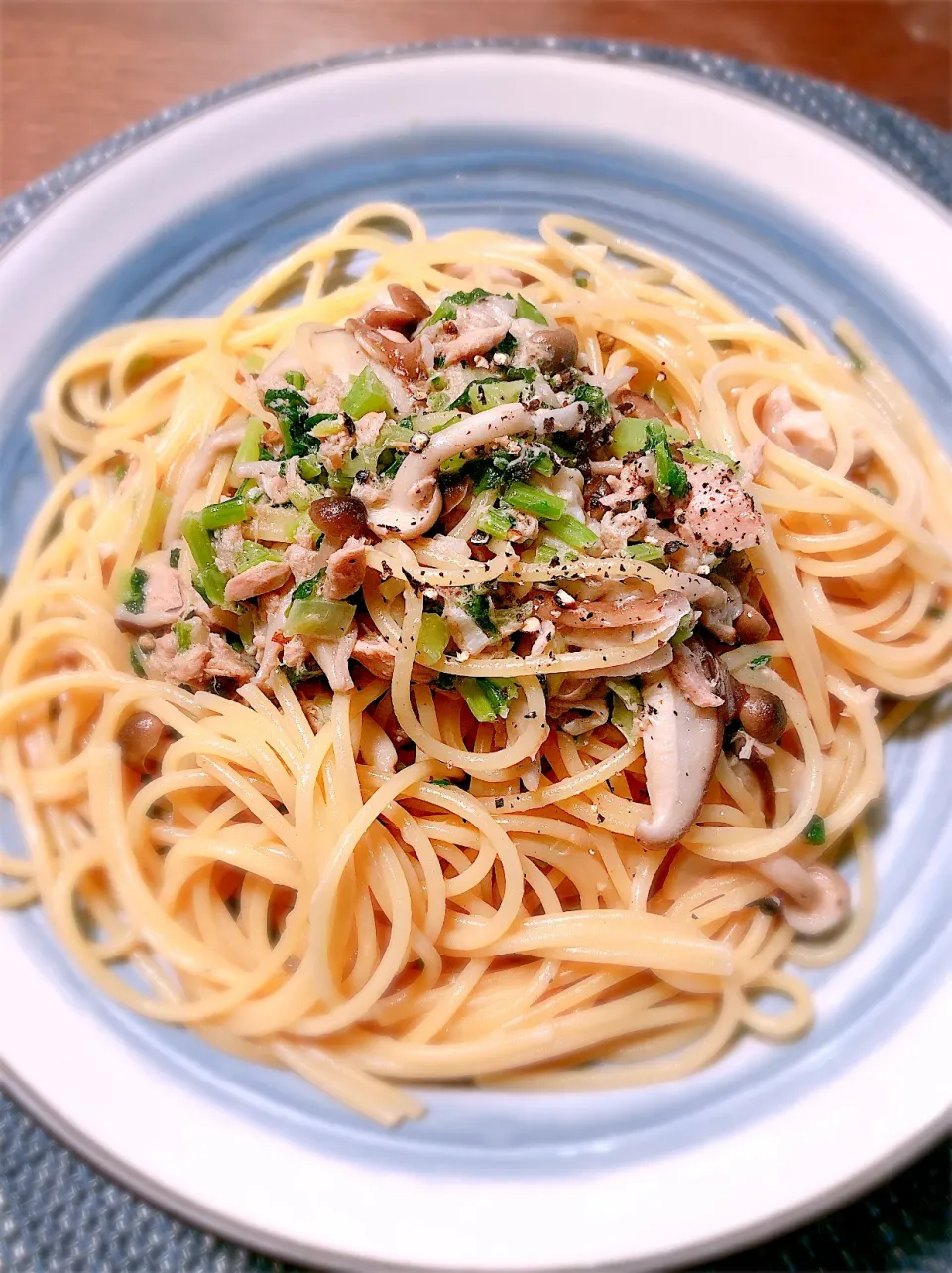 Pasta with turnip leaves, shimeji and tuna|taka-chanさん