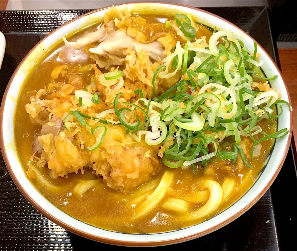 カレーうどん舞茸天乗せ 530円 丸亀製麺|すくらんぶるえっぐさん