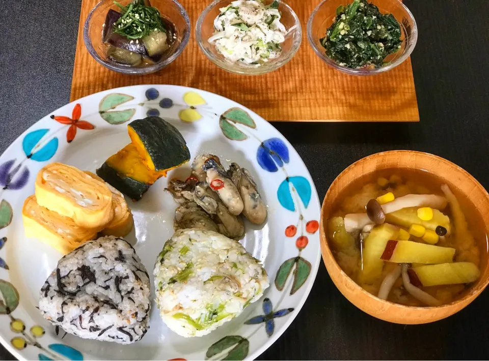 Snapdishの料理写真:おにぎり  和定食🍙|てんのすけさん