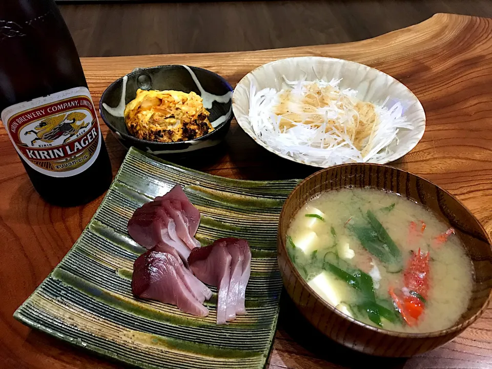 Snapdishの料理写真:2020.10.17 カツオのお刺身🍻🍻🍻|ゆみずさん