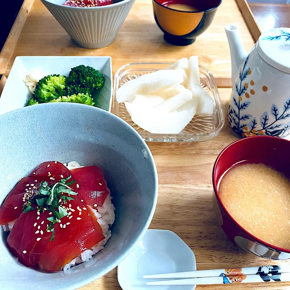 Snapdishの料理写真:漬けマグロ丼|𝑀𝐼𝑆𝑈𝑍𝑈さん