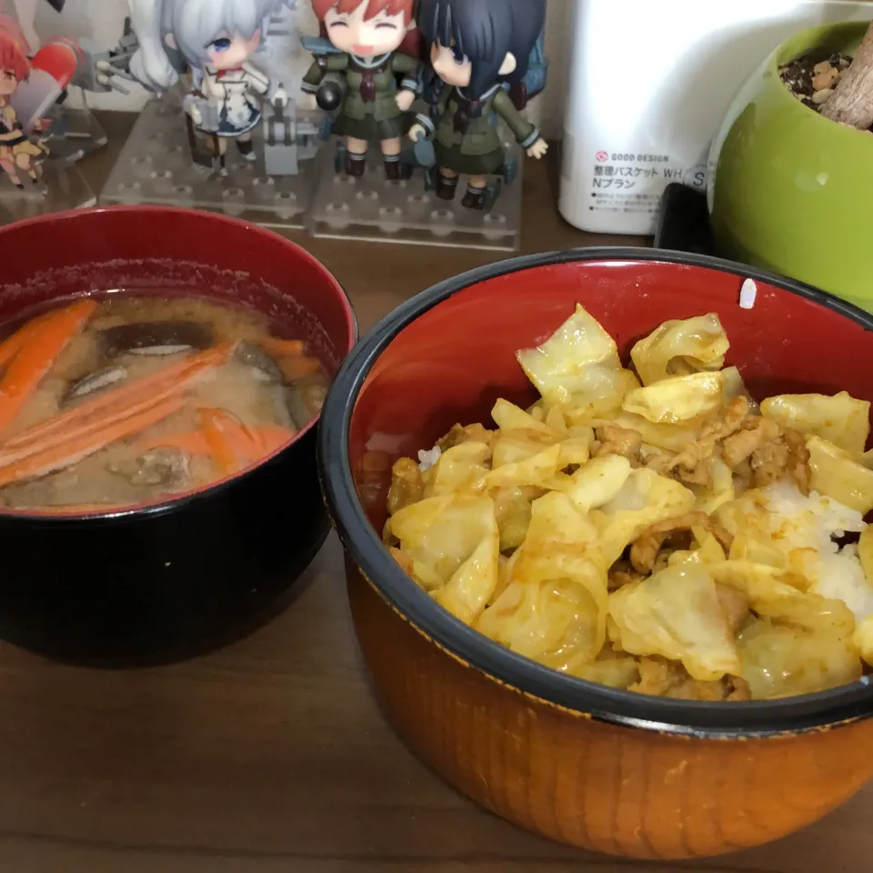 カレー風キャベツ丼・ナスと人参の味噌汁|a-parkさん