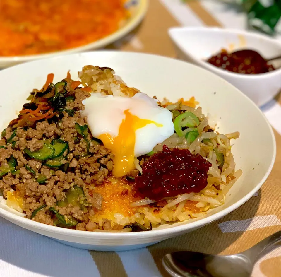 フライパンで石焼ビビンバ風🇰🇷|あゆさん