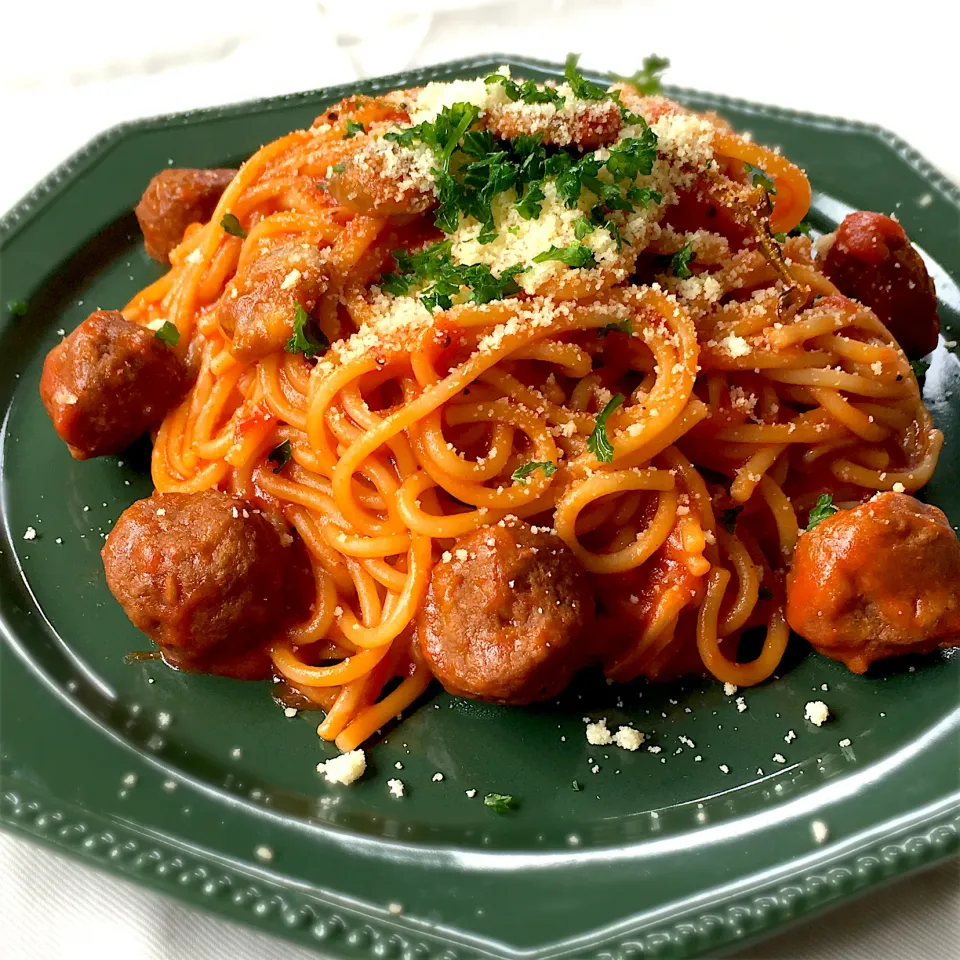 イシイのミートボールでカリオストロの城パスタ🍝|べべべさん