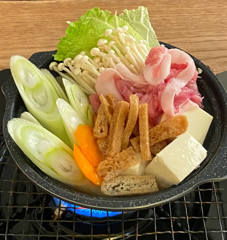 Snapdishの料理写真:小ちゃんこ🍲と焼魚で晩ごはん|ばくあんしゃさん