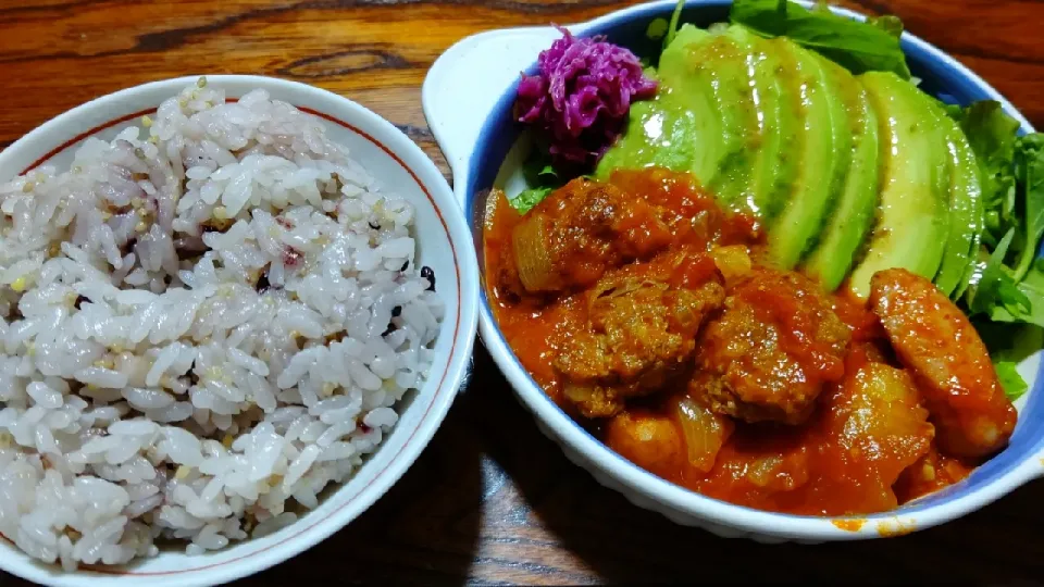 肉団子のトマト煮 & アボカドサラダ|小坂 玉江さん