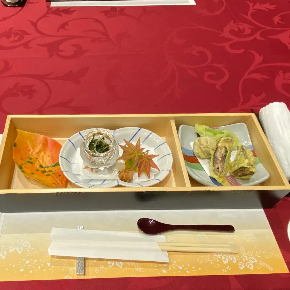 家族旅行の夕食|Morito Kamiyaさん