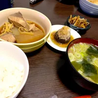 Snapdishの料理写真:ぶり大根定食|ハルさん