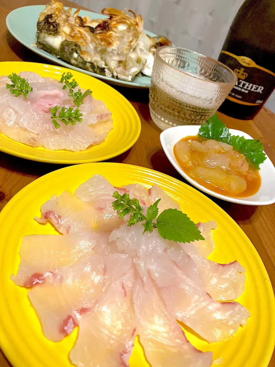 平目の刺身、切れ端の卵黄醤油和え、カマ焼き😋🐠🥂💕✨|アイさん