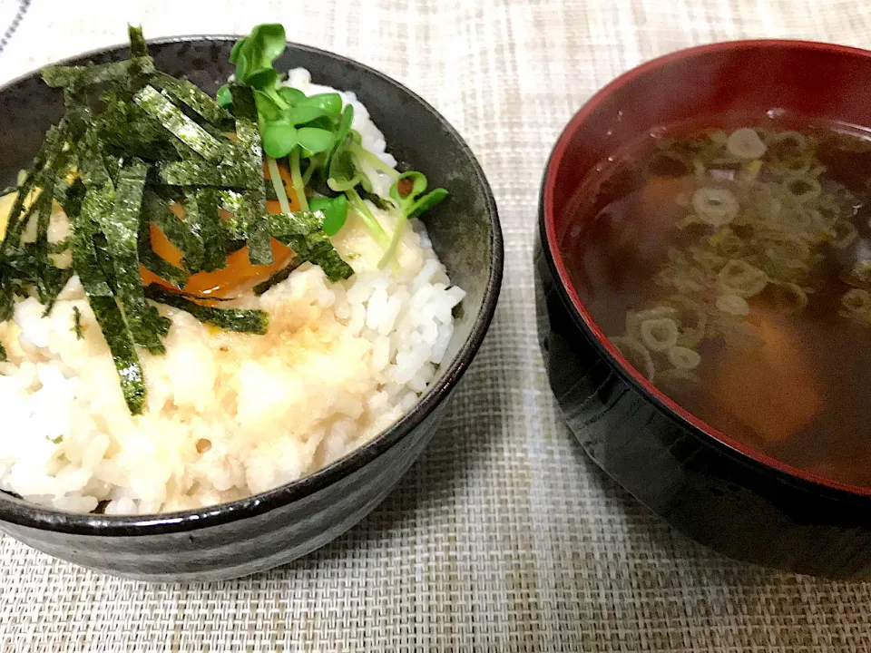 Snapdishの料理写真:月見とろろ飯＋ラーメンスープ風|Tak@さん