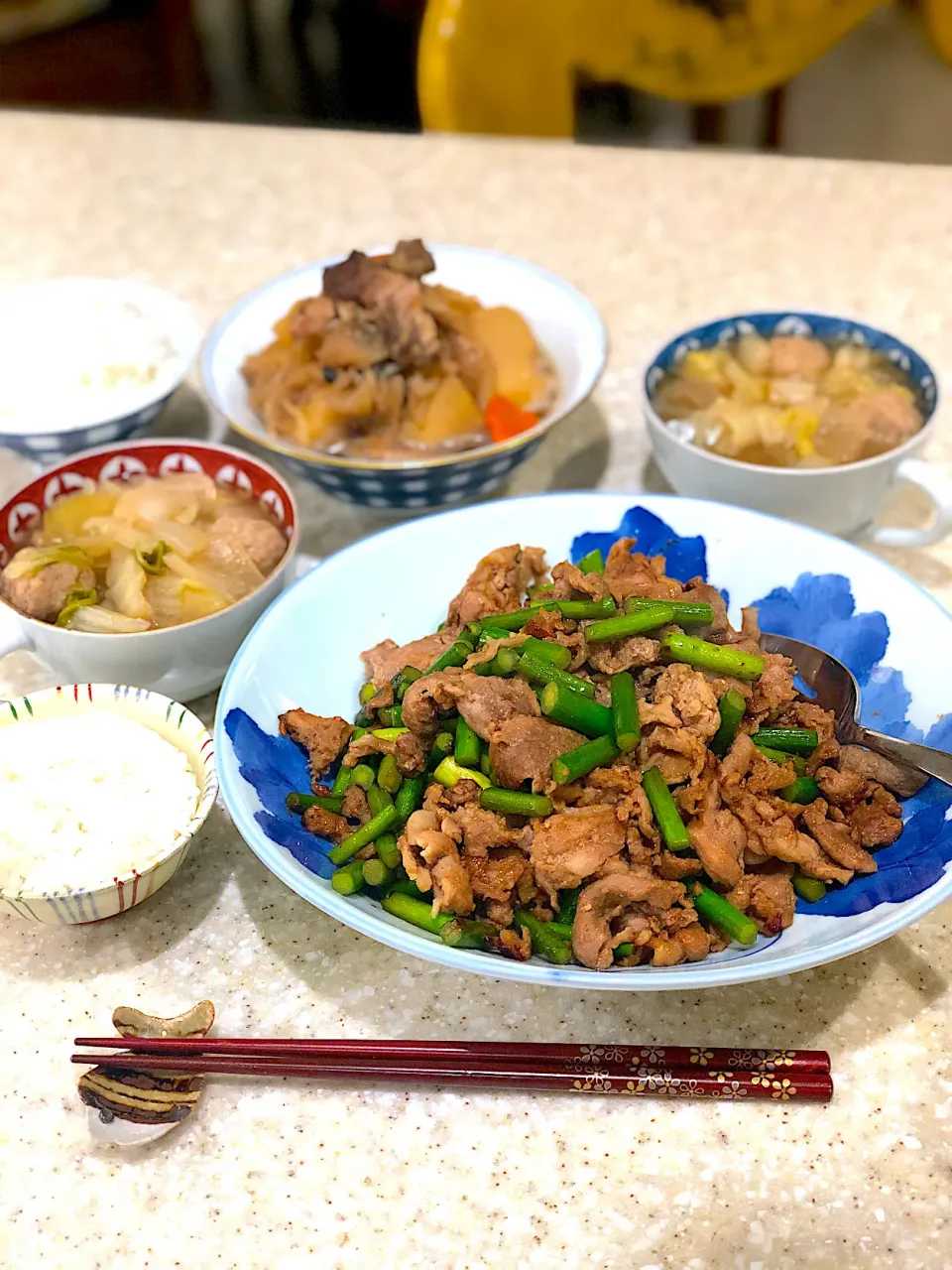 豚さんとニンニクの芽炒め！鶏団子スープ！|Mayumiさん