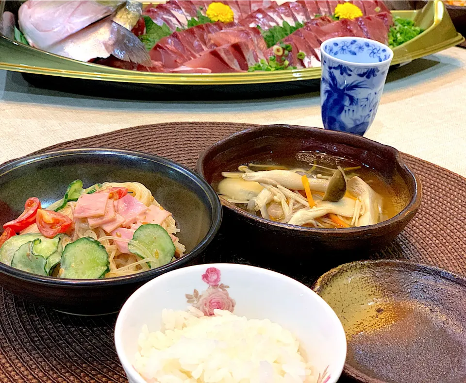 いつかのお夕飯🥢ハマチがの舟盛り風が1000円で即買いしちゃった😆|Seikoさん