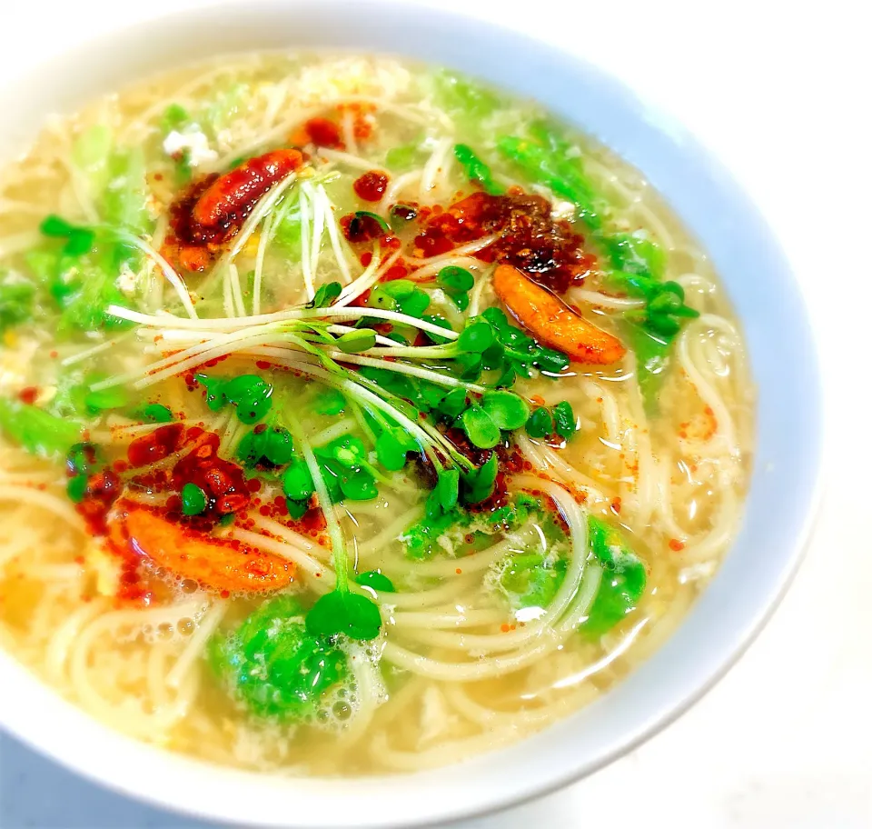 テレワークランチ💻糖質ゼロ麺でピリ辛あったか煮麺🍜|ひろりんさん