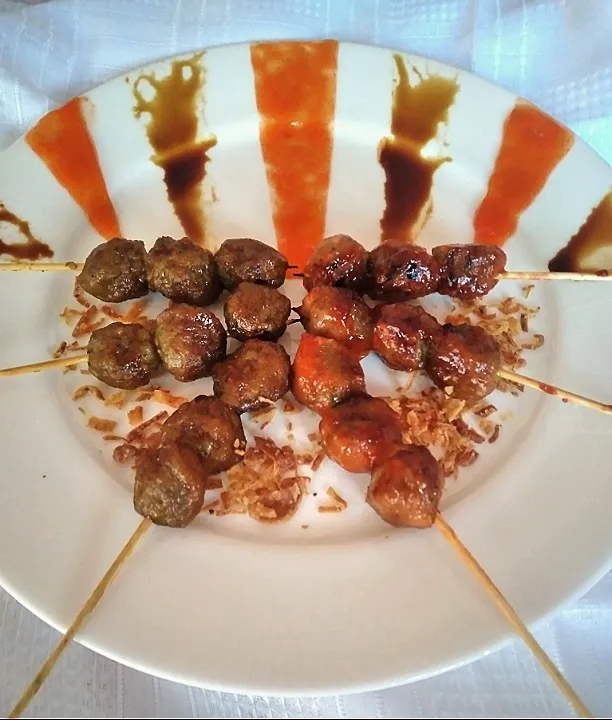 Snapdishの料理写真:Grilled meatballs

#snapdish #grilledmeatballs #asianfood #snacks #spicyfood #foodism #foodphotography|Khayla Zさん