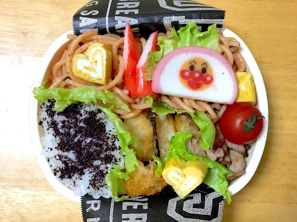 Snapdishの料理写真:たらこパスタ盛り弁当〜❣️|mayamaya.mariya0724さん