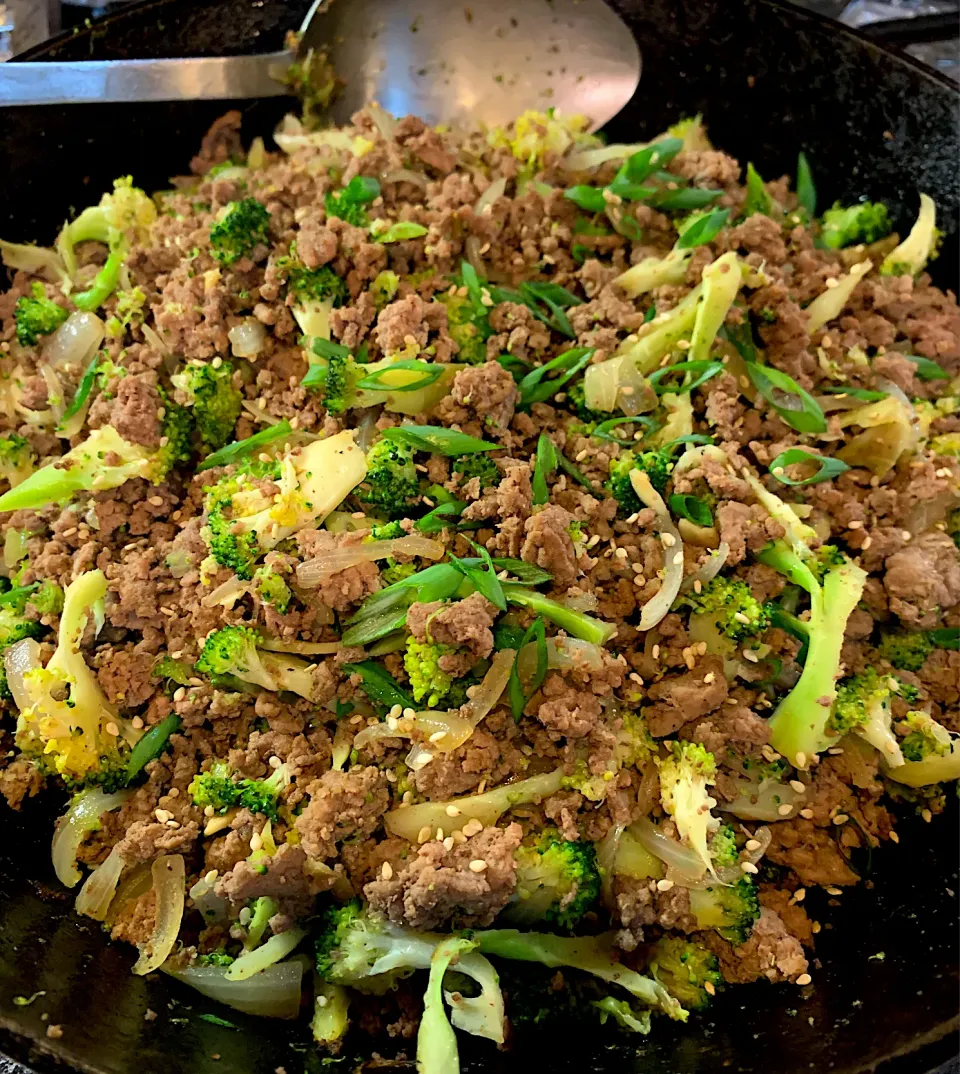 Snapdishの料理写真:Keto Ground Beef and Broccoli 🥦 Stir Fry!!! So good 😋😋😋|Alma's Home Kitchenさん