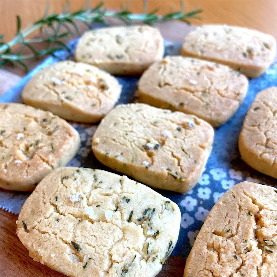 マユマユさんの料理 ローズマリーの塩クッキー　　　　Rosemary salt cookie|むぎこさん