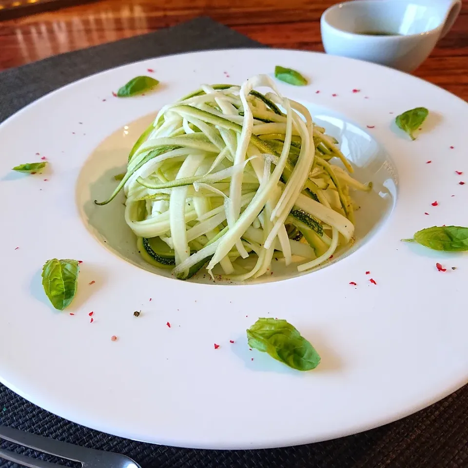 ズッキーニのパスタ仕立て～ジェノベーゼソースで～|ぶりてりあさん