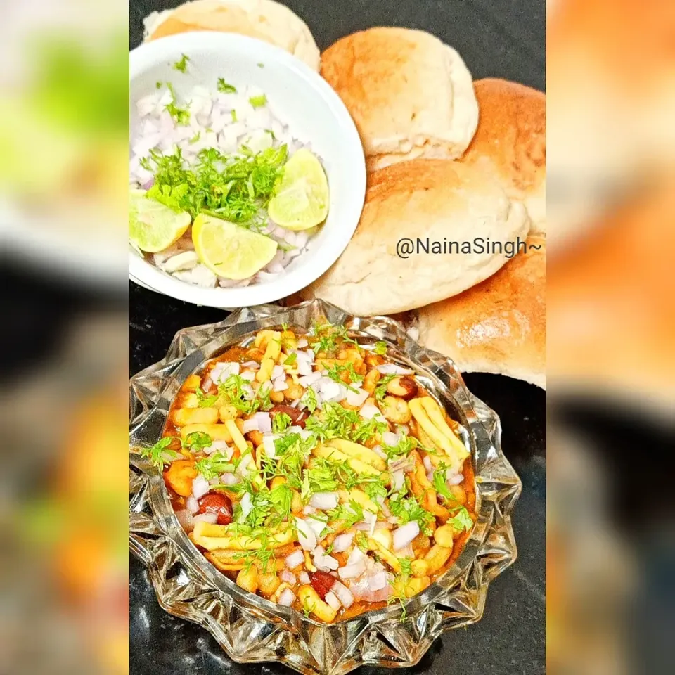 Delicious#Missalpav##tangy#spicy#juicy##healthyfood#Indianfood#@NainaSinghrecipe~##|nainasinghさん