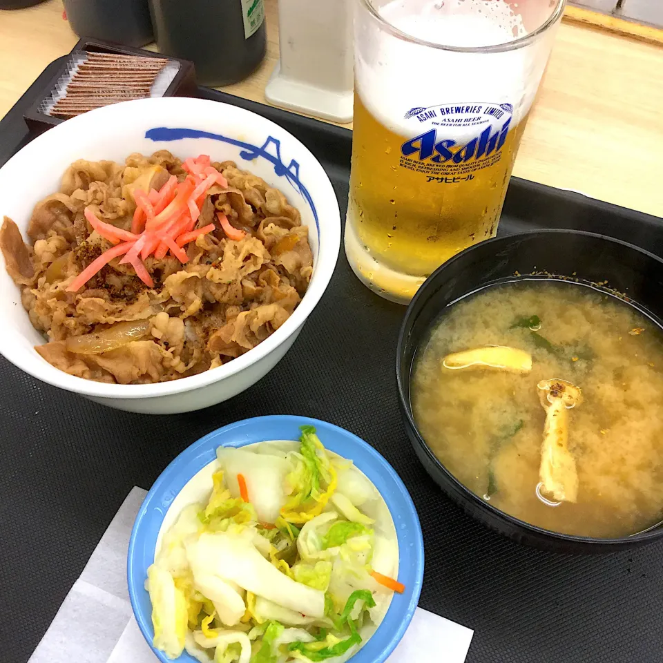 Snapdishの料理写真:2020年10月20日男前美容師の手作り朝ごはん　松屋牛丼ゴルフ⛳️飯|Booパパさん