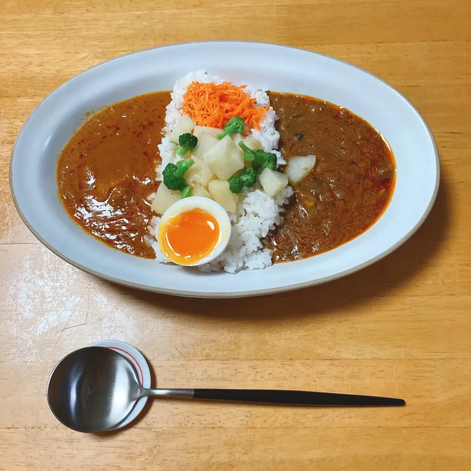 フィッシュカレーとバターチキンカレーのあいがけ🍛|ちゃみこさん