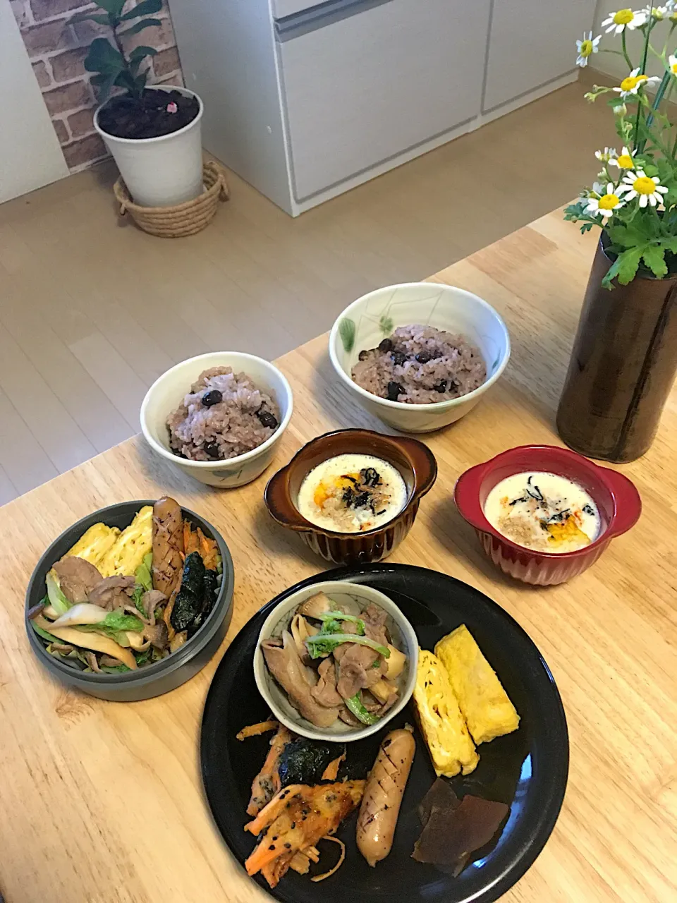 今日のお弁当オカズと朝ごはん用のもち米100%黒豆ご飯＆小さめシェントウジャン😆ハマりました⤴️|さくたえさん