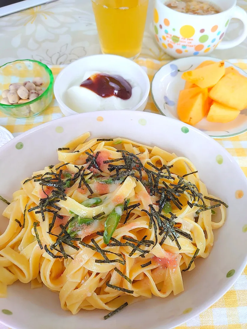 フェットチーネの
たらこチーズマヨ
キューピーのパスタソースをアレンジしました🍝

見かけがイマイチでしたが、お味は良かったです😁|🍒ふみりん🍒さん