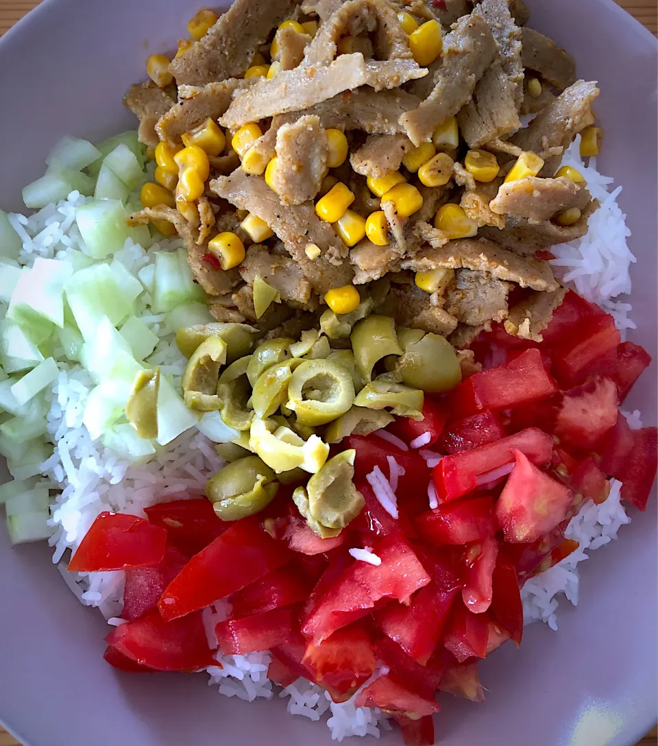 Snapdishの料理写真:Vegan gyros ‘meat’ with veggies and rice|MissYumYumさん