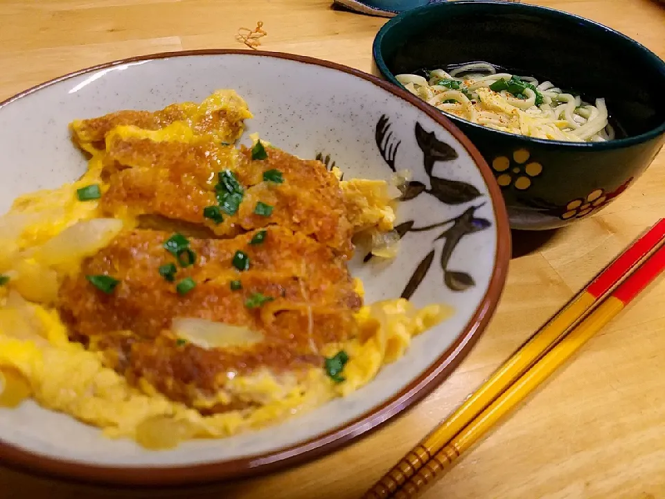 Snapdishの料理写真:カツ丼、沖縄そば|みどりさん