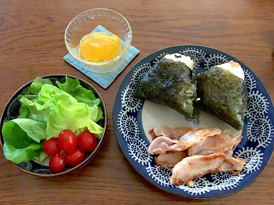 Snapdishの料理写真:今日のお弁当🍅🍙🍊20201022|rococoさん