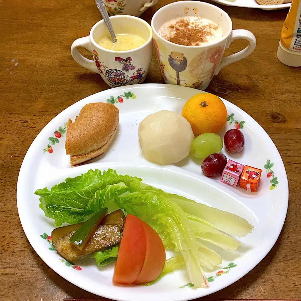 かぼちゃスープとサラダ🥗フルーツ🥭ベーグル|みんみんさん