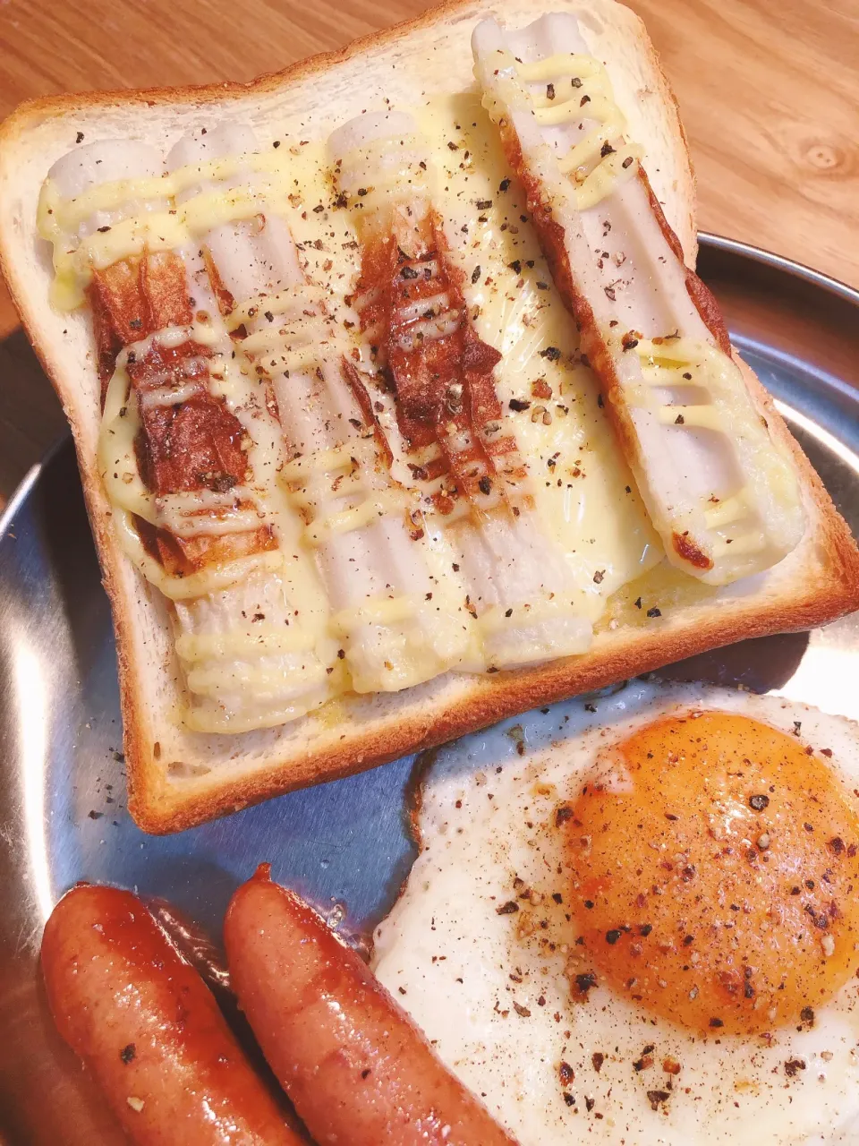 朝ごパン🍞☕️スラチー、チクワ、マヨ、トースターでこんがり焼くとウマー😄|海斗さん