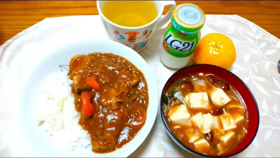 Snapdishの料理写真:10/23の朝食☀️🍴
カレーライス|卯月さん