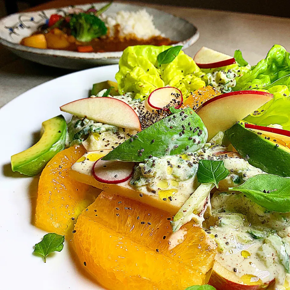 Best Partner for Curry: Fruits & Avocado Salad with Cucumber Yogurt Dressing (カレーに合う💕フルーツとアボカドのサラダ、キュウリとヨーグルトのドレッシングと共に)|Masa, The Cooking Husbandさん