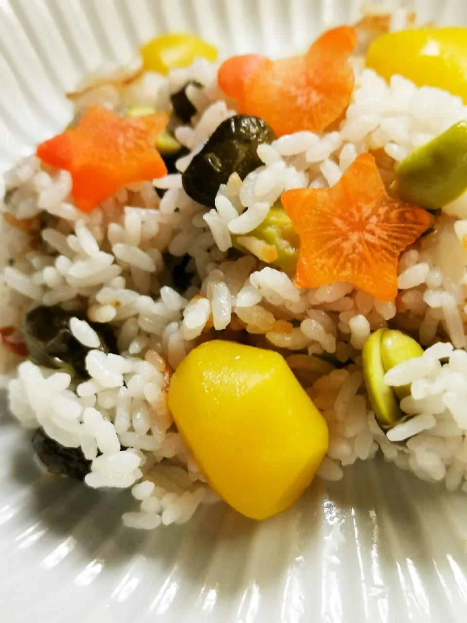 由美さんの料理から丹波篠山の黒豆枝豆ご飯炊けました😍😍😍😋😲

栗🌰も紅葉🍁〜美味しいです👍|ペンギンさん