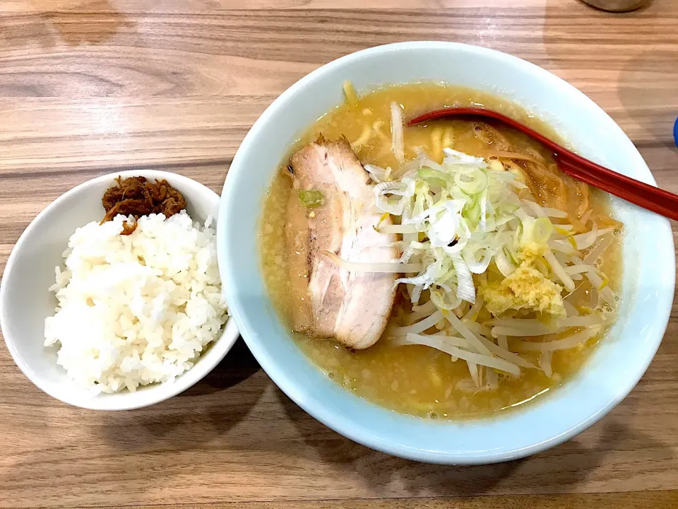 特醸味噌ラーメン＋肉味噌付きごはん@くじら食堂|morimi32さん