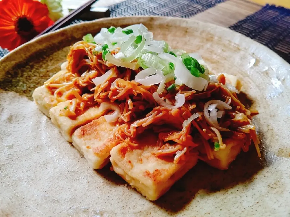 おねこさんの料理 カリふわ豆腐えのきのうま味だれネギのっけ 
🍁高野豆腐でアレンジしました|Naomi Furuyaさん