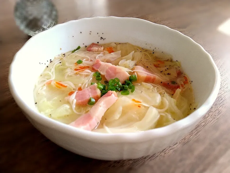 キャベツとベーコンの煮麺|古尾谷りかこさん