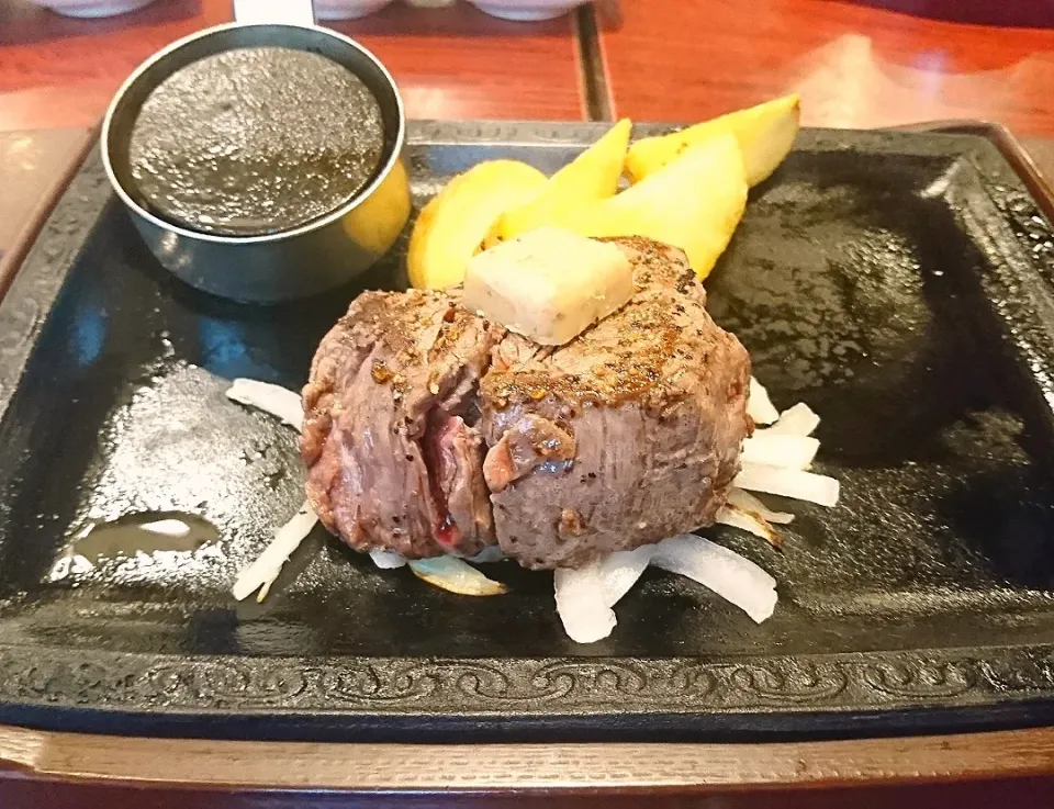 Snapdishの料理写真:ステーキガスト😋ヒレステーキ🍴|pinknari🐰🌈さん