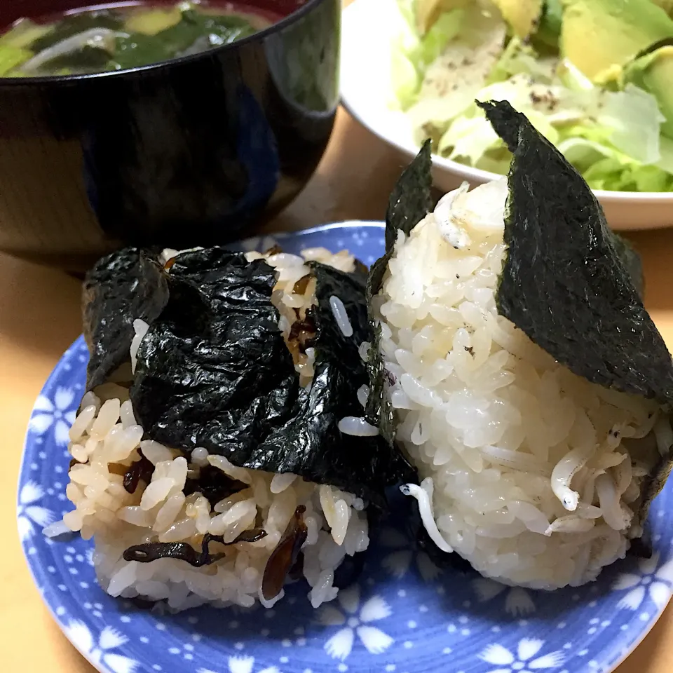 在宅勤務中の男飯(おにぎり🍙)|おおもりの星さん