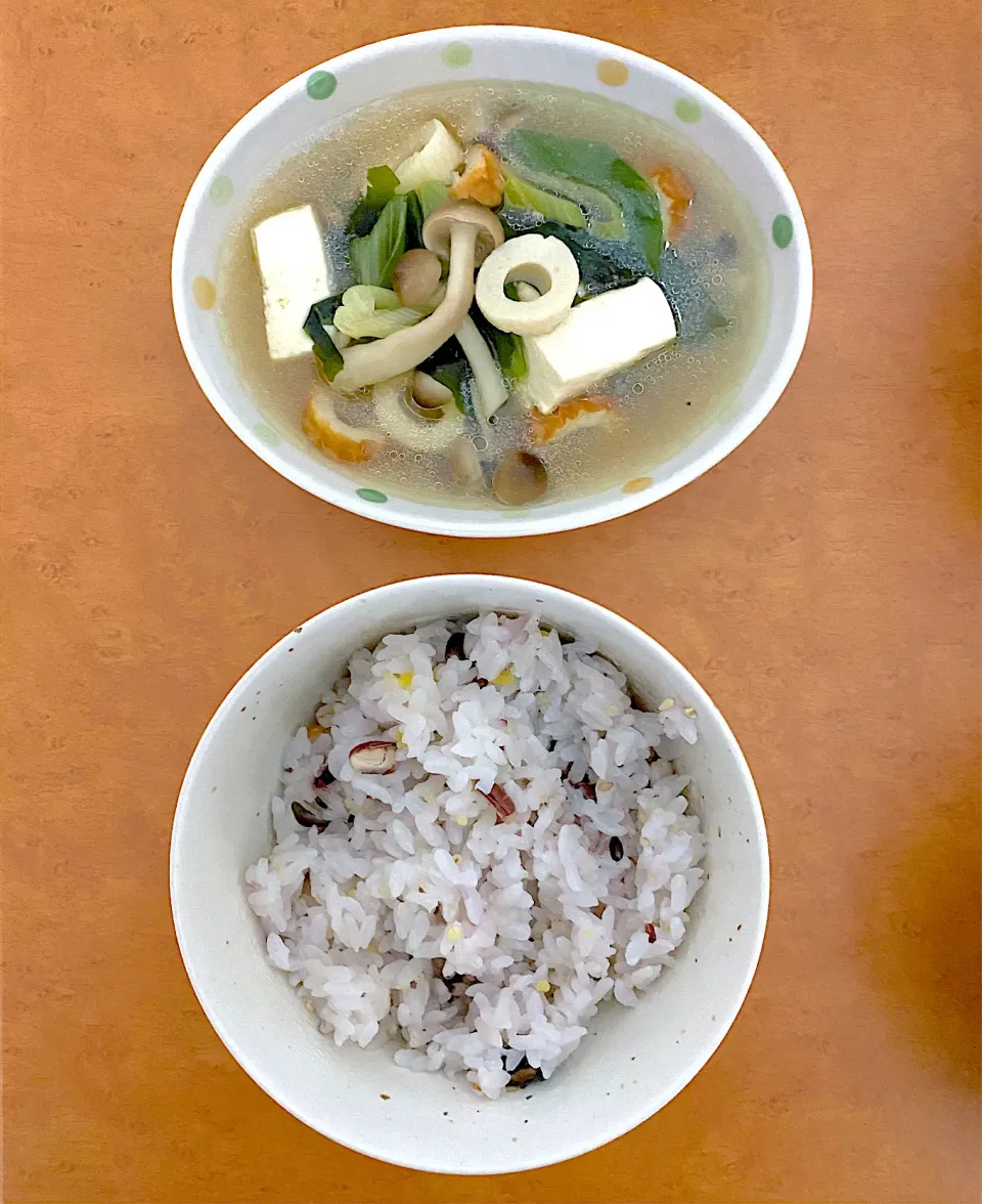 Dinner with simple food, a cup of mix rice and tofu mix soup|MI 「いどりす」さん