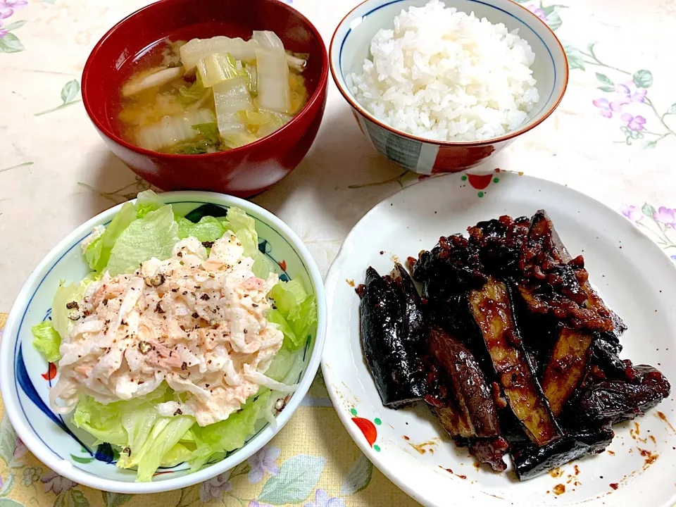 朝ごはん、茄子肉味噌炒め、大根ツナサラダ|Isimura Hidekiさん