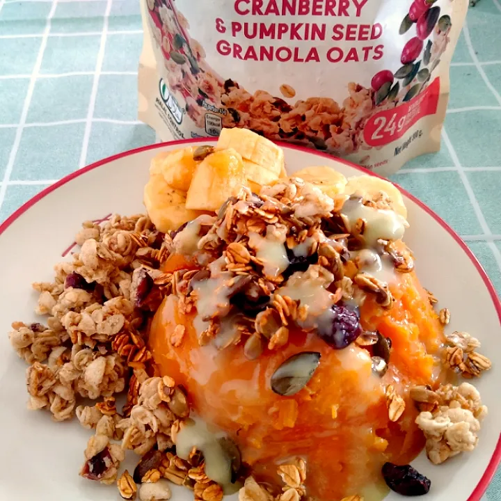 Sweet Potato with Granola & Pandan Sauce|Harlina  (Malaysia)さん