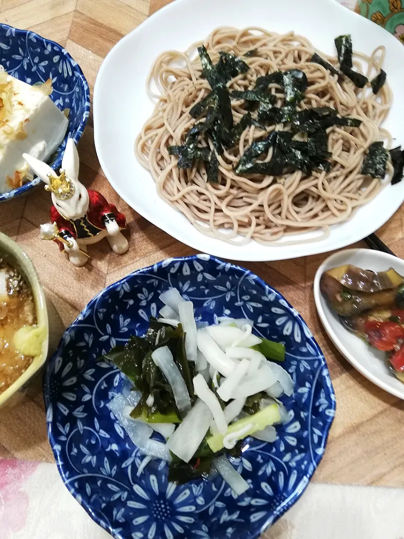 10/24
ざる蕎麦と作りおきでランチだよ😋|たえさん