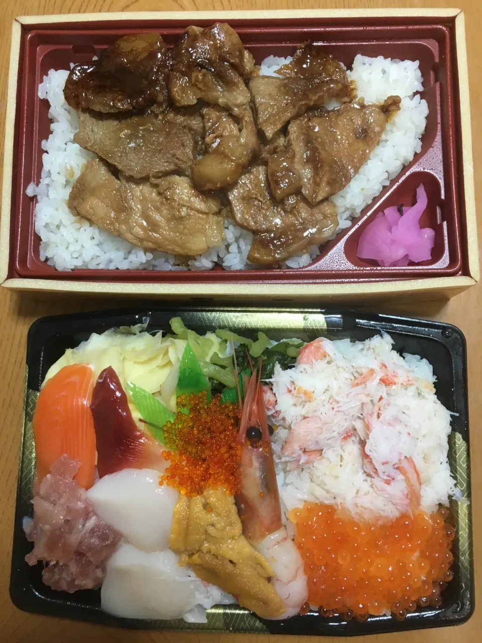 Snapdishの料理写真:千葉そごうで北海道物産展やってて海鮮丼と豚丼購入|フージさん