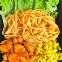 Peri peri spageti and fried n spicy chicken|Nazila Nazirさん