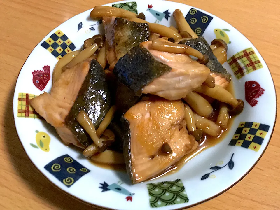 鮭としめじのバター醤油|しょーごさん