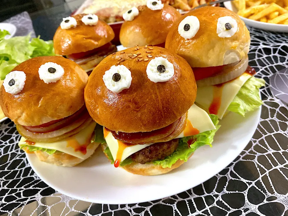 ハロウィン👻ハンバーガー|休日限定ままさん