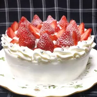 いちごいっぱいのケーキです🍓簡単で美味しいふわふわスポンジです〜(∩´∀`∩)