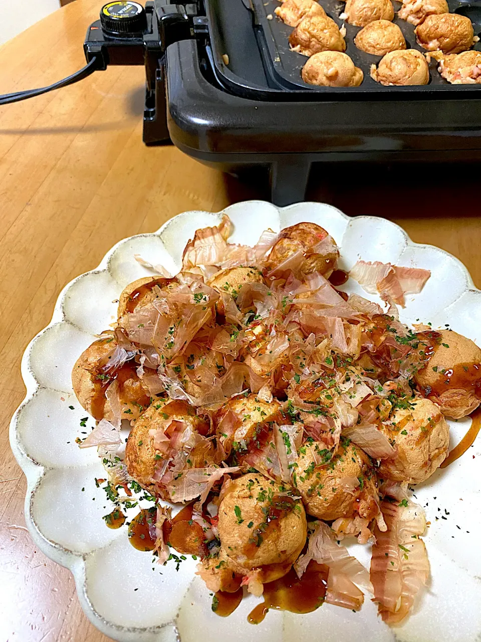 たこパー🎉🎊始めるﾖ✨✨焼きたて熱々🔥ハフハフ(^0_0^)どうぞ♬|ぽっちさん